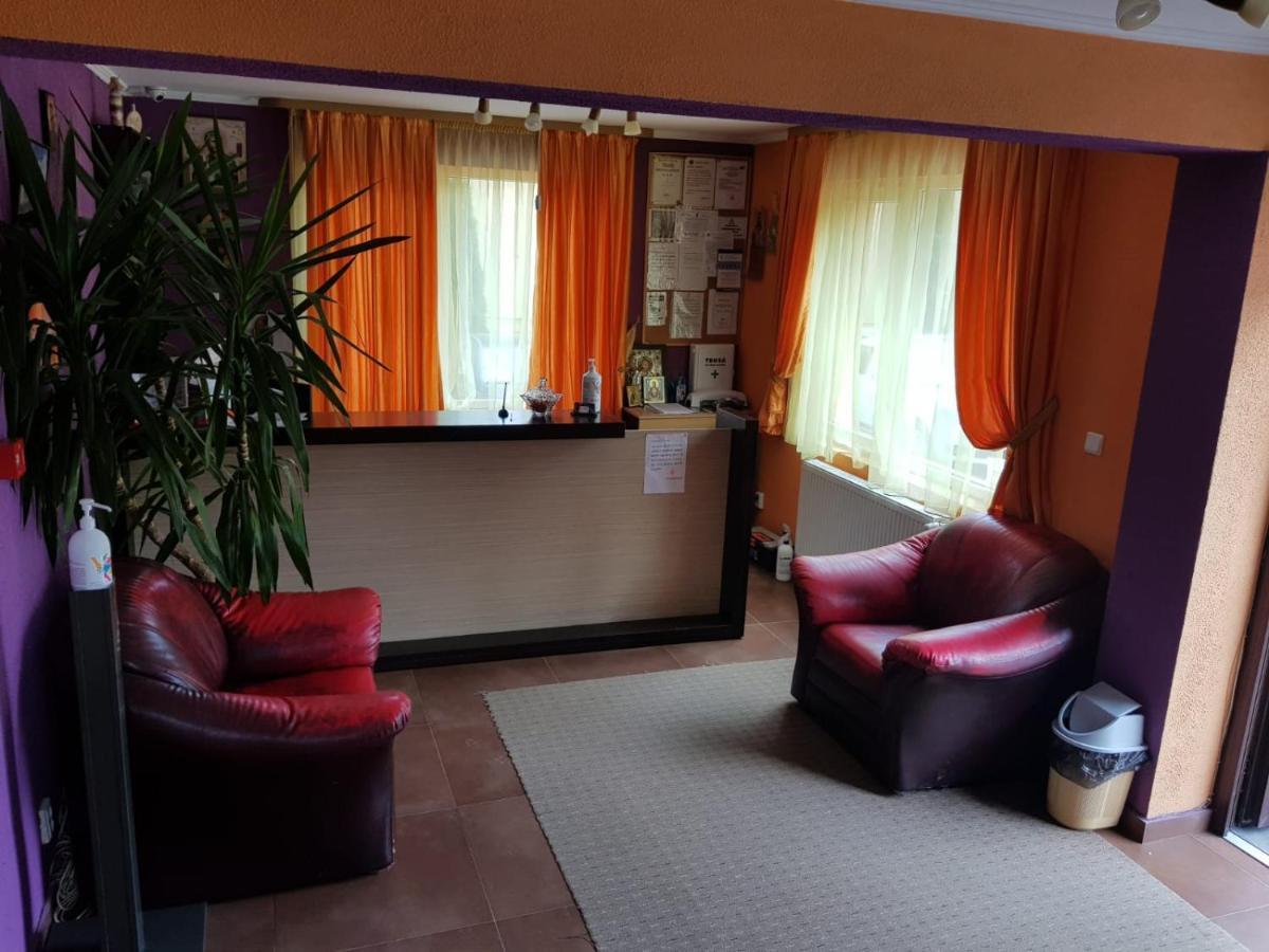 Hotel Iri Buşteni 外观 照片