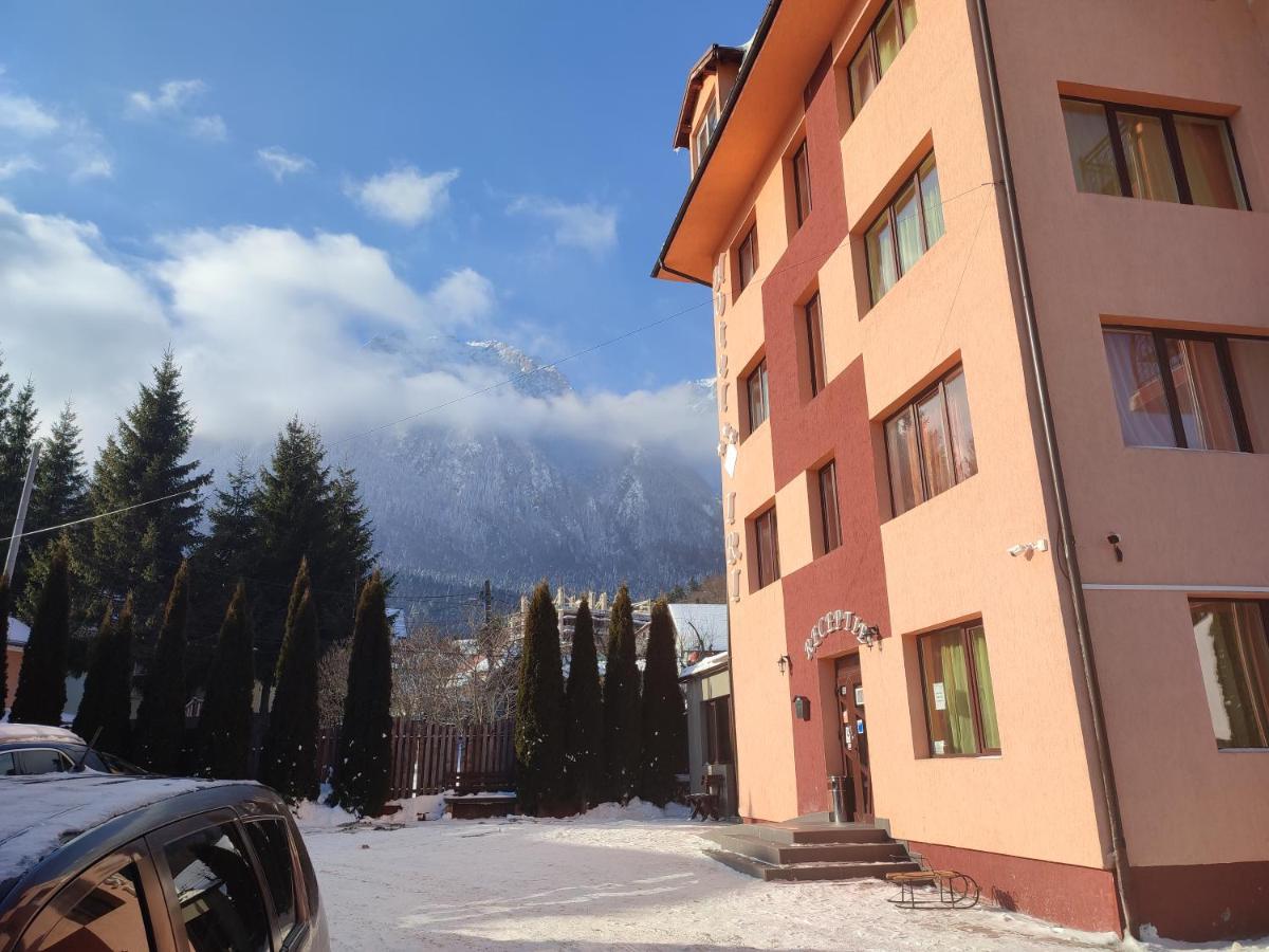 Hotel Iri Buşteni 外观 照片