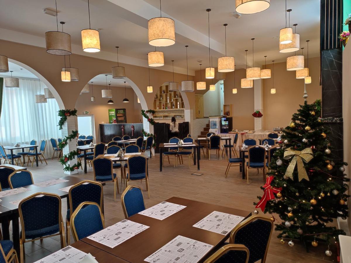 Hotel Iri Buşteni 外观 照片