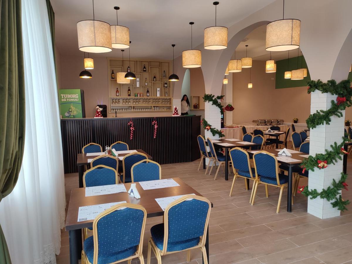 Hotel Iri Buşteni 外观 照片
