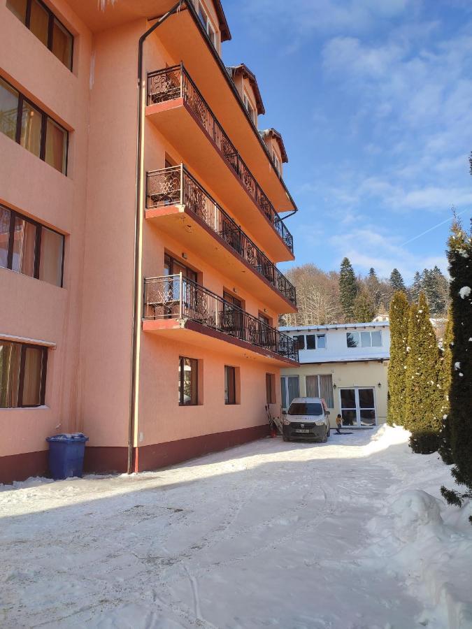 Hotel Iri Buşteni 外观 照片