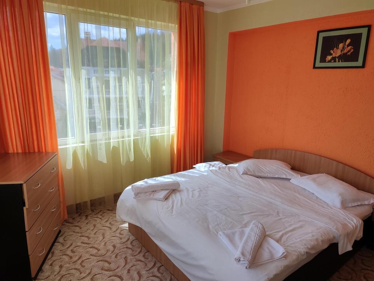 Hotel Iri Buşteni 外观 照片