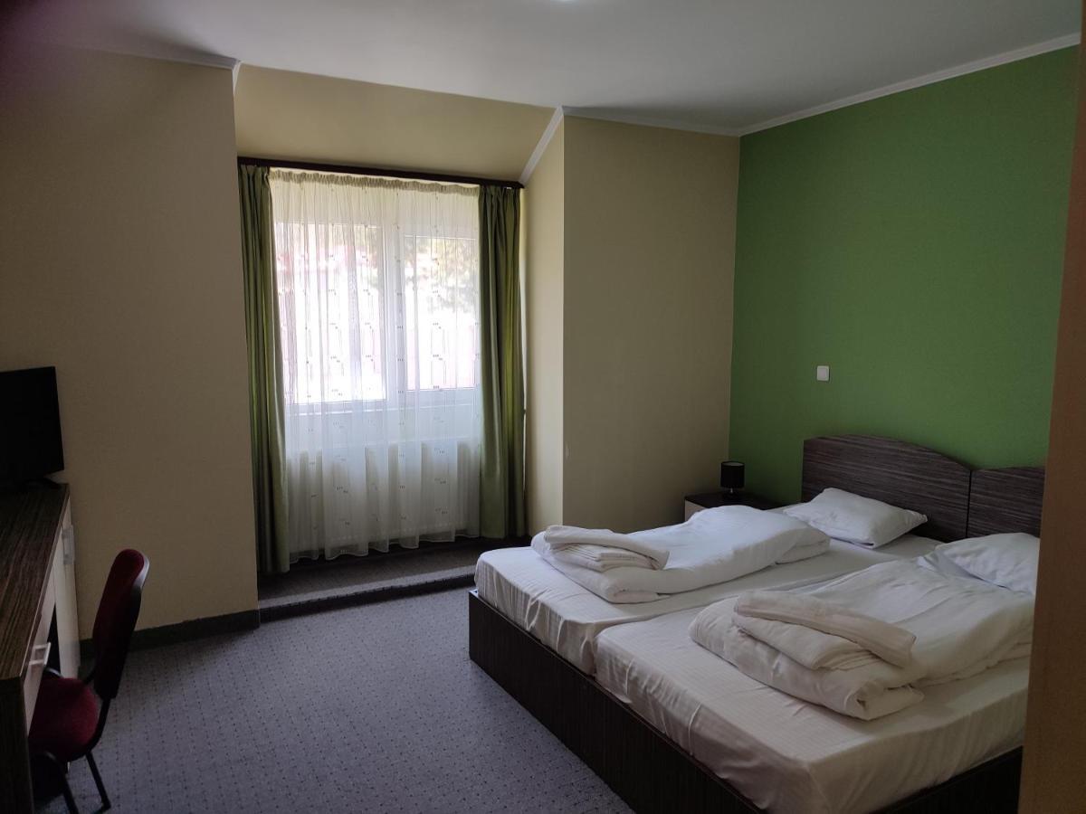 Hotel Iri Buşteni 外观 照片