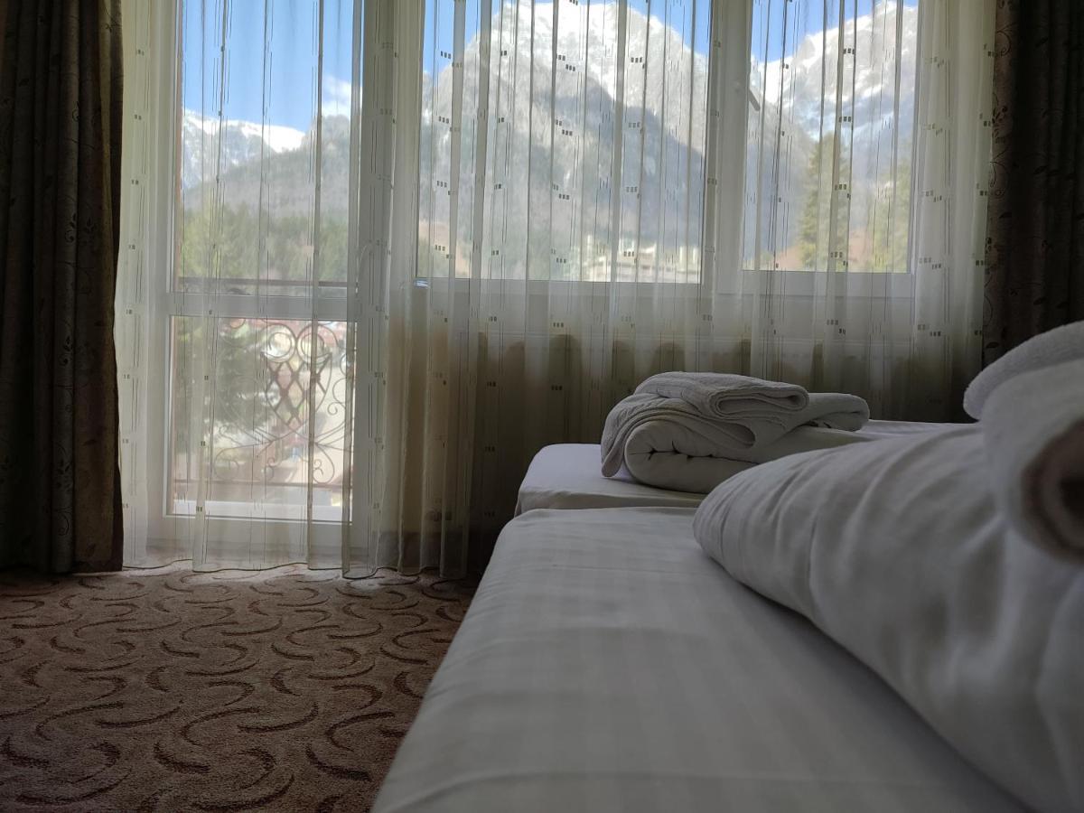 Hotel Iri Buşteni 外观 照片