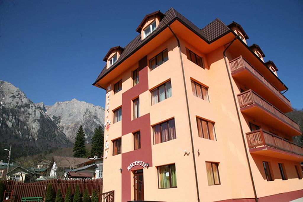 Hotel Iri Buşteni 外观 照片