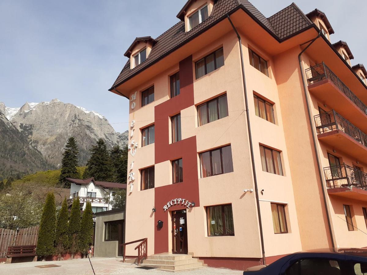 Hotel Iri Buşteni 外观 照片